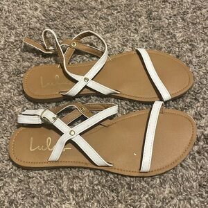 Lulu’s (Lulus) White and Tan Strappy Sandals Size 6